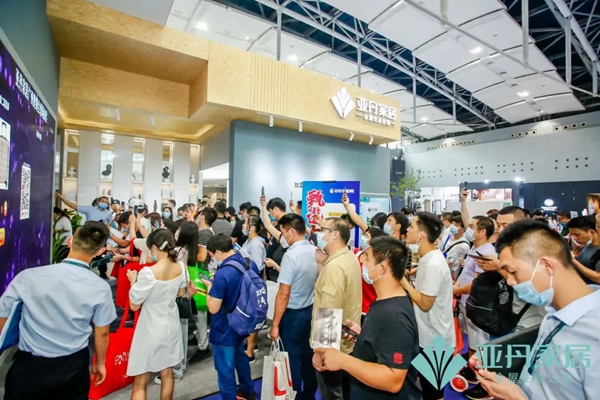 亚丹家居展馆带来诚意新品 建博会首日引爆人潮