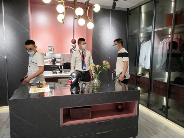 伊仕利家居展馆依旧火热 展现产品实力与魅力