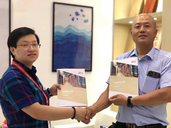滨鹰铝木门窗在2020中国建博会上新品首秀创佳绩