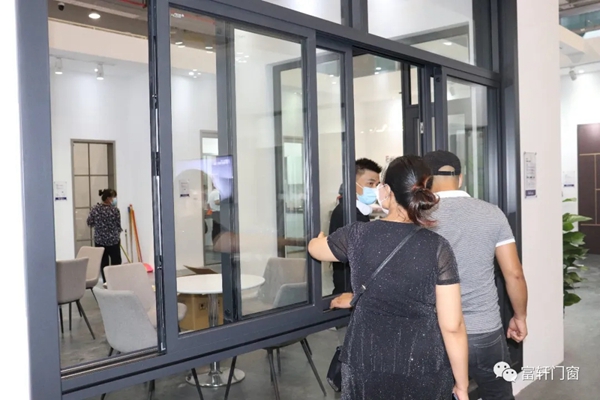 富轩全屋门窗打破常规 耀世绽放广州建博会