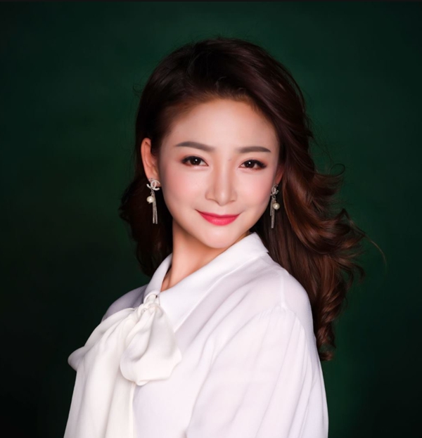 玛格全屋定制易丹妮荣获2020第三届“定制女神”大赛冠军 玛格全屋定制易丹妮荣获2020第三届“定制女神”大赛冠军