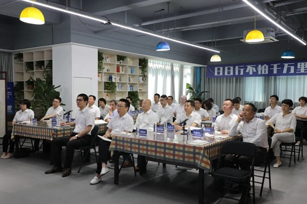 罗普斯金门窗高管团队赴中亿丰科技参观学习 罗普斯金门窗高管团队赴中亿丰科技参观学习