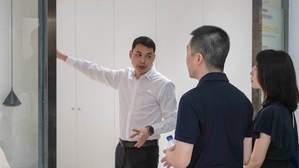 智能制造携手共赢丨龙湖集团供应链管理部总经理郑海晗一行领导莅临玛格参观交流 智能制造携手共赢丨龙湖集团供应链管理部总经理郑海晗一行领导莅临玛格参观交流