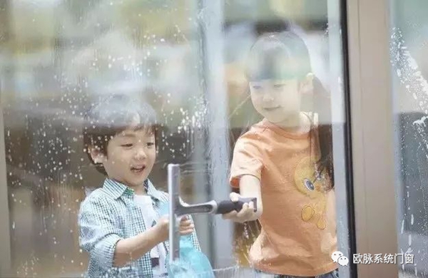 欧脉系统门窗:下雨天频发门窗怎样保养?