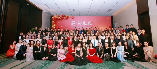 玛格全屋定制冠军女神易丹妮乘风破浪逆龄而上