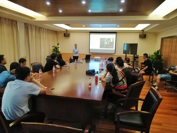 兔宝宝全屋定制欢迎上海聚通装饰前来参观考察