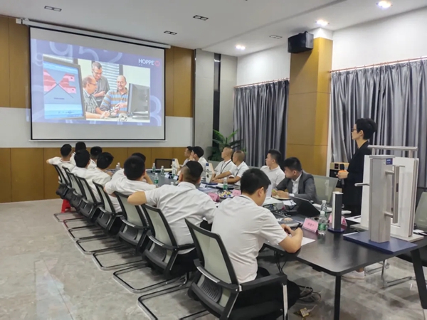 HOPPE好博技术团队前往德技优品参观交流