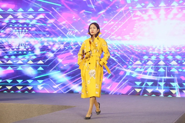 意盛豪庭2020年中会议盛典圆满收官 意盛豪庭2020年中会议盛典圆满收官