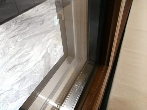 红橡树门窗：净音门窗与传统门窗有哪些本质区别？