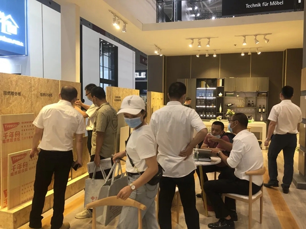 千年舟·柏菲伦特别亮相深圳国际家具展吸引目光无数