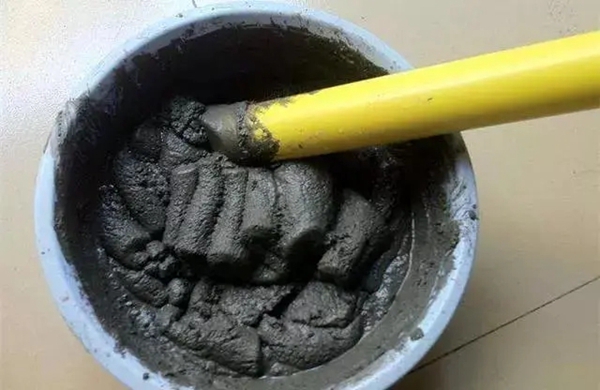 伊美德门窗：填充门窗缝 用水泥还是发泡胶？