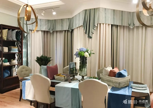 腾川•布老虎整体软装:窗帘用什么材质比较合适?有哪些搭配窍门?