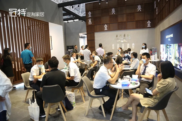 冠特定制家具携五行新品惊艳亮相深圳时尚家居设计周