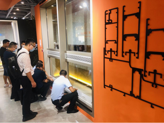 WINDOOR门窗幕墙新品展丨广东伟业铝厂集团李伟萍：让消费者使用到好产品