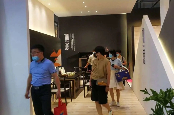汇盈铜木缘因“缘”而遇国际名家具(东莞)展览会 汇盈铜木缘因“缘”而遇国际名家具(东莞)展览会