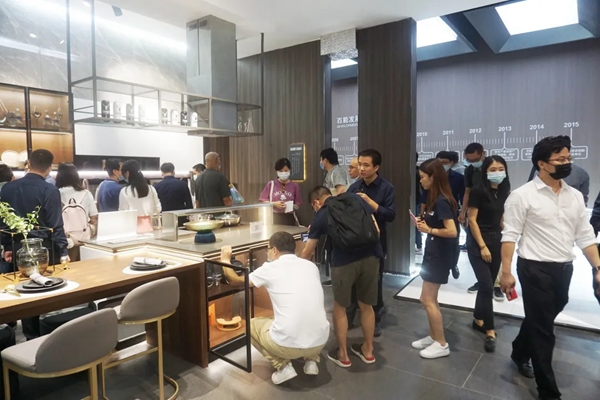 百能不锈钢家居当红不让 成功参加深圳国际家具展