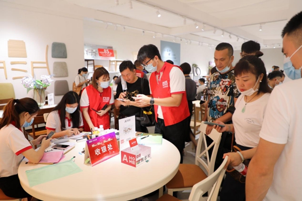 展会采访聚焦|CCTV“发现品牌”栏目组采访A家家居