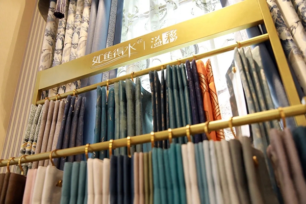 如鱼得水浙江舟山专卖店叶红：相信品牌 竭诚服务