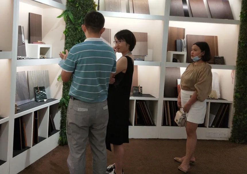 家居盛事不断，华润展示中心总部参观量创高峰