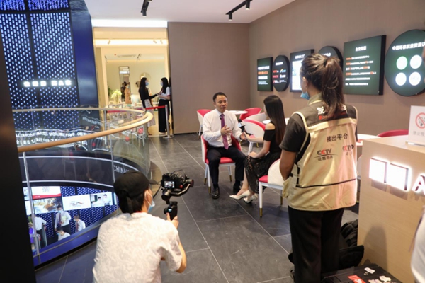 展会采访聚焦|CCTV“发现品牌”栏目组采访A家家居