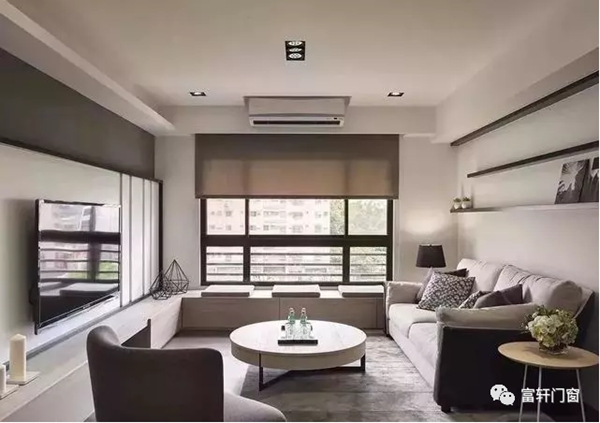 富轩全屋门窗：客厅没阳台？设计好窗户也很惬意！