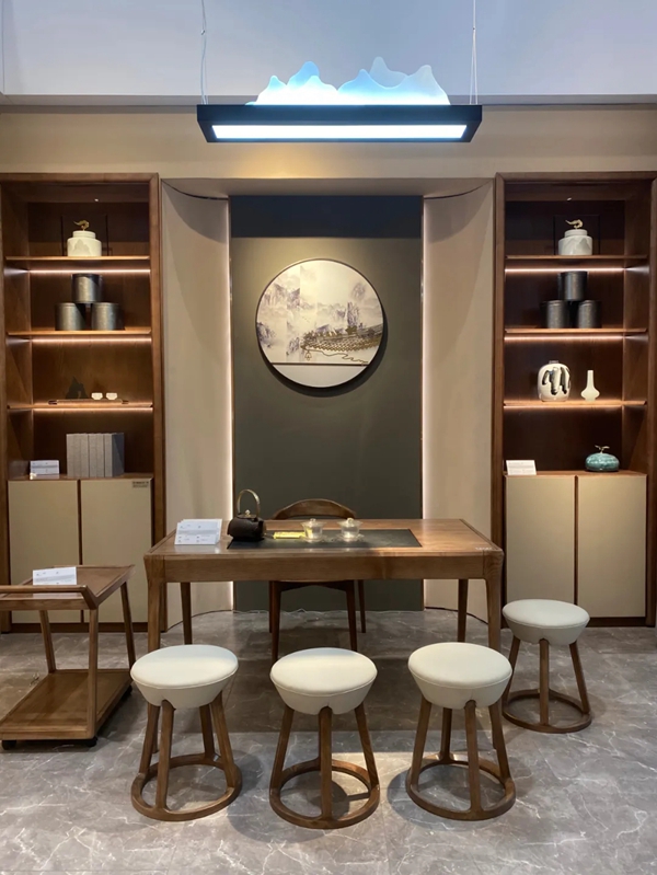 健威家具“拎包入住”燃爆深圳国际家具展
