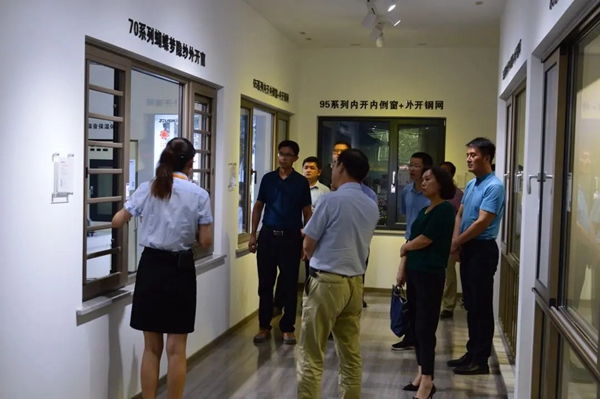 智赢门窗迎来市总工会调研组 莅临调研“十强”产业创先争优劳动竞赛重点项目
