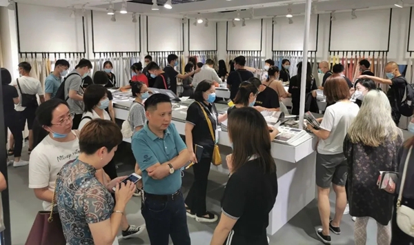 美登斯布艺火爆上海家纺展 9㎡模式重磅推出