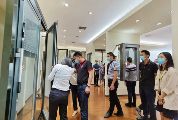 安柏瑞门窗董事长及公司管理层一行到访CMECH参观交流 安柏瑞门窗董事长及公司管理层一行到访CMECH参观交流