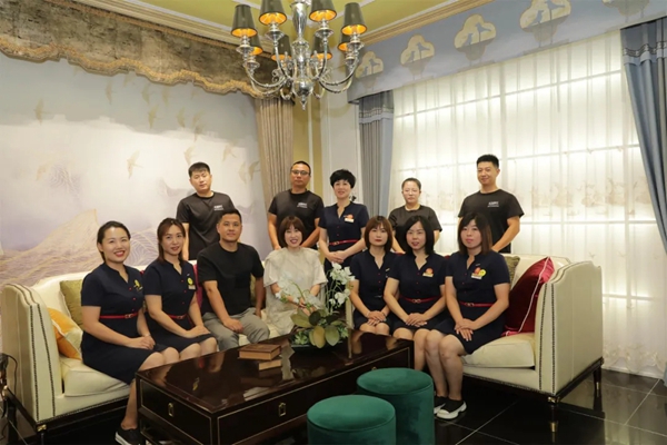 如鱼得水辽宁朝阳专卖店刘燕：简单的事情重复做、坚持做