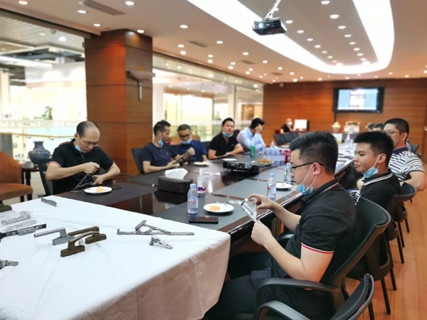 安柏瑞门窗董事长及公司管理层一行到访CMECH参观交流 安柏瑞门窗董事长及公司管理层一行到访CMECH参观交流