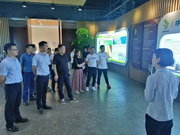 兔宝宝全屋定制欢迎上海聚通装饰前来参观考察