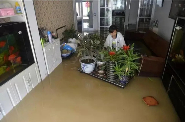百能不锈钢家居：暴雨过后怎么补救传统木质家具？