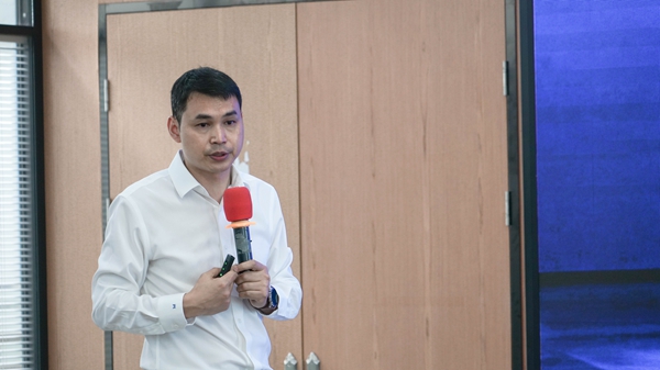 智能制造携手共赢丨龙湖集团供应链管理部总经理郑海晗一行领导莅临玛格参观交流