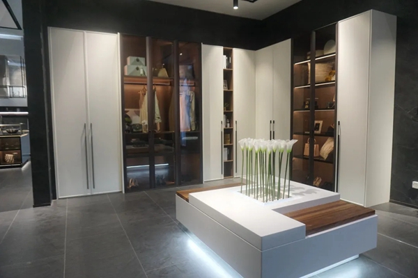 百能不锈钢家居参展首日魅力绽放深圳国际家具展 百能不锈钢家居参展首日魅力绽放深圳国际家具展