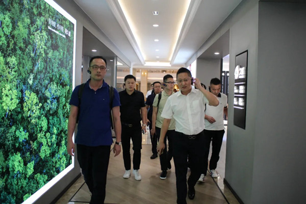 TOP家居联盟考察团走进久盛，品牌聚势见证规模