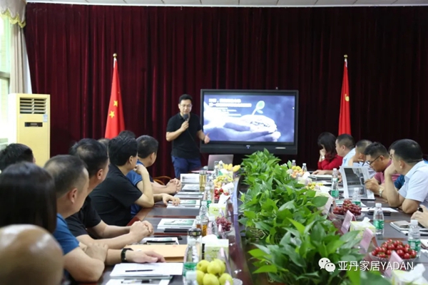 亚丹家居欢迎襄城县考察团及许昌商会企业家莅临参观