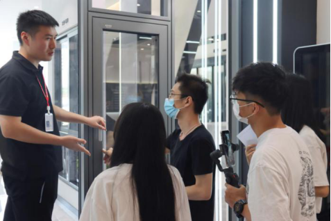 慧亚测评丨金云雀极窄窗纱一体平开窗：精心创造轻奢“新视界”