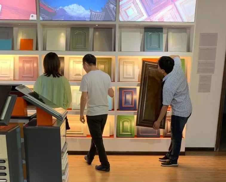家居盛事不断，华润展示中心总部参观量创高峰