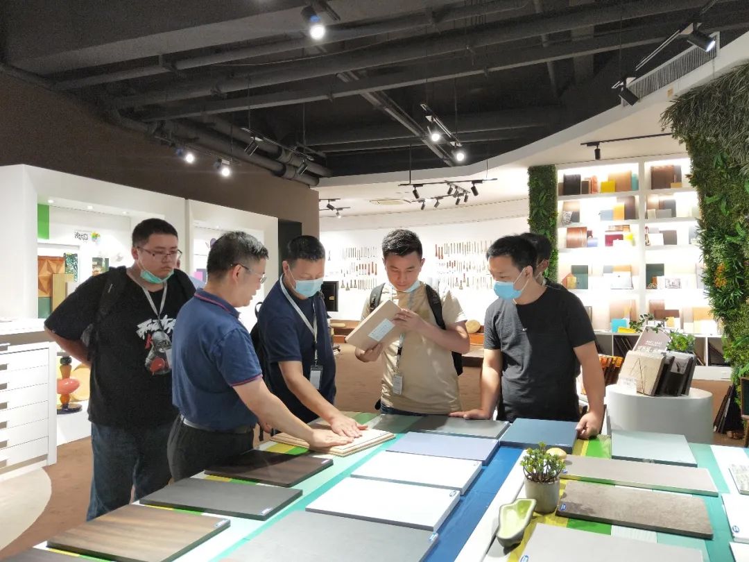 家居盛事不断，华润展示中心总部参观量创高峰