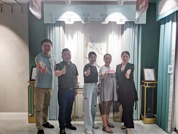 摩卡软装总部莅临云南水富店指导工作