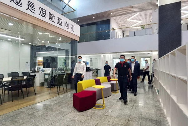 安柏瑞门窗董事长及公司管理层一行到访CMECH参观交流 安柏瑞门窗董事长及公司管理层一行到访CMECH参观交流