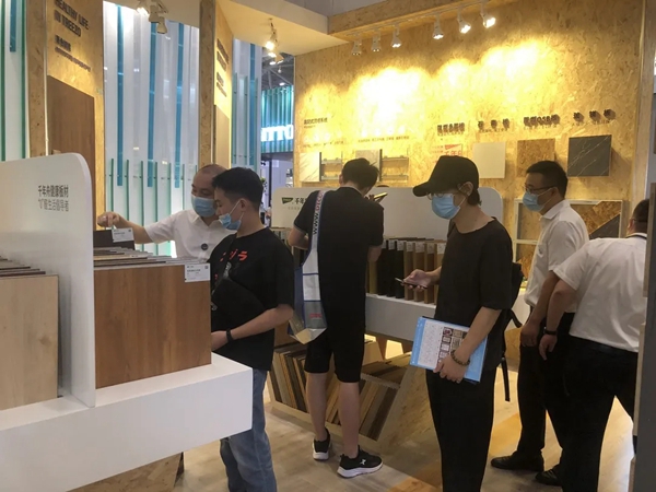 千年舟·柏菲伦特别亮相深圳国际家具展吸引目光无数