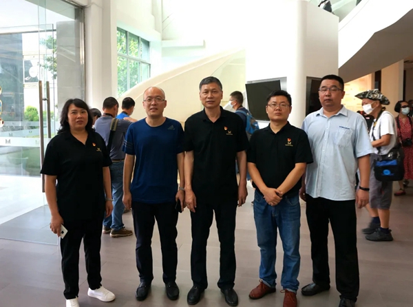 玛格全屋定制欢迎三水区摄影家协会一行莅临参观采风