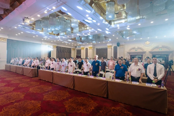 新标家居董事长黄东江受邀出席2020中国门窗新技术高峰论坛