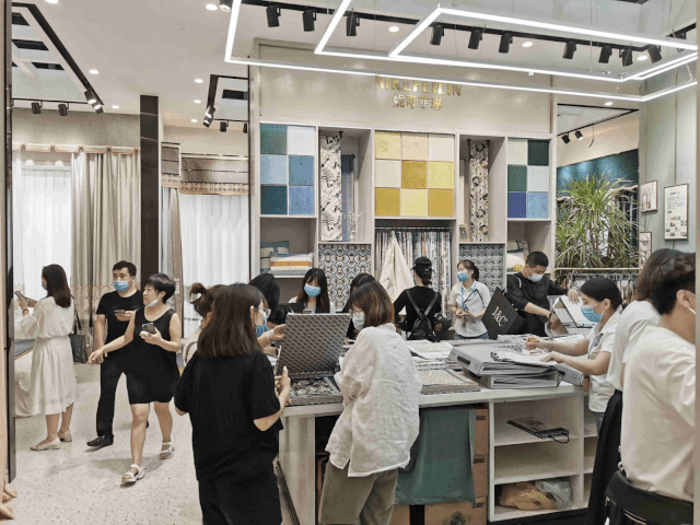 妮可菲琳2020秋冬新品发布（深圳站）圆满收官