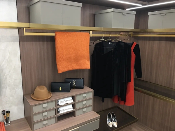 顶固全屋定制:小房子如何拥有衣帽间? 顶固全屋定制:小房子如何拥有衣帽间?