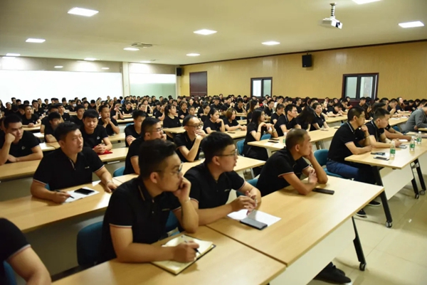 安柏瑞门窗2020年8月员工大会顺利举行
