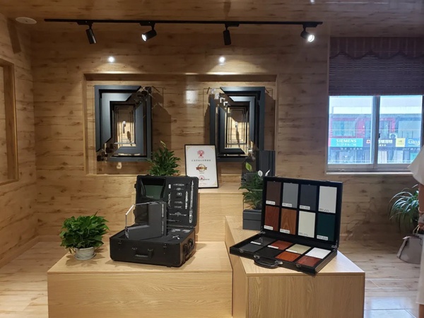 成图百灵鸟扬州旗舰店盛大开业