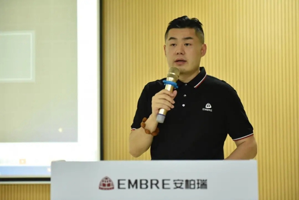 安柏瑞门窗2020年8月员工大会顺利举行